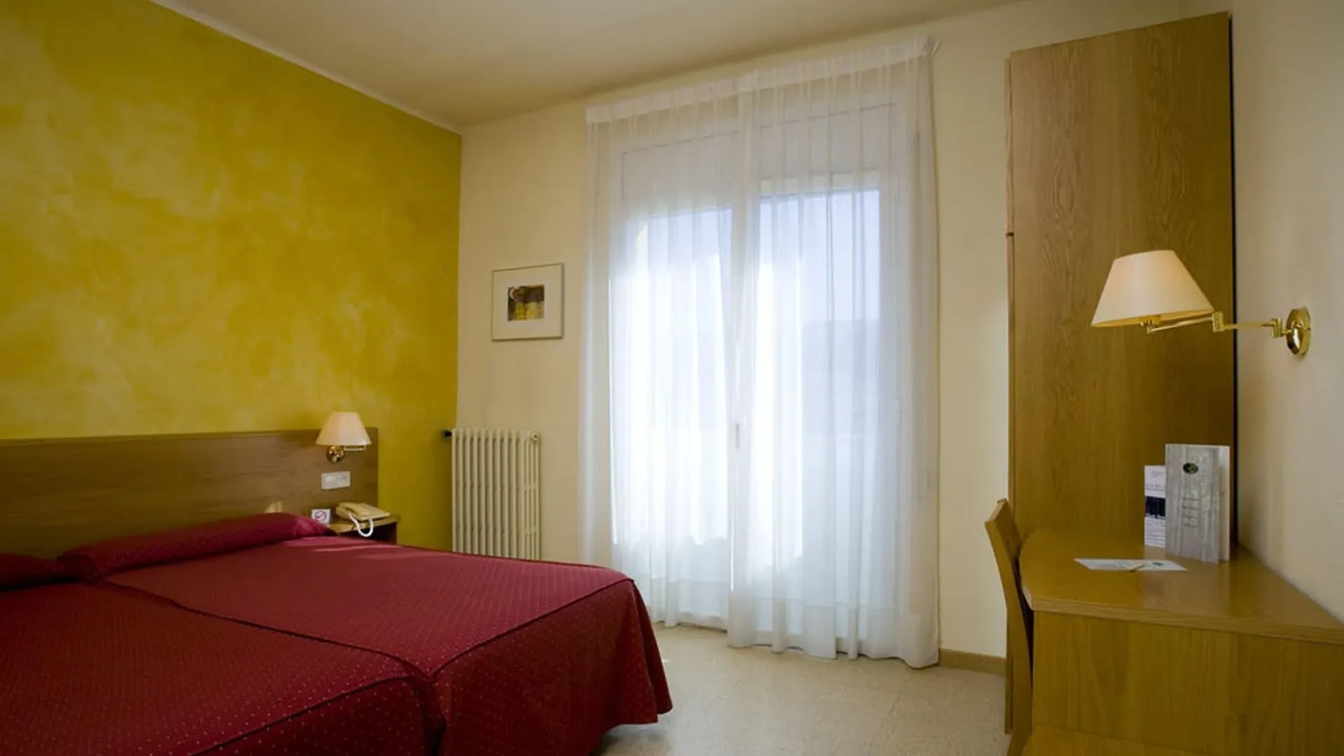 Hotel La Perla D'Olot 3*, Olot