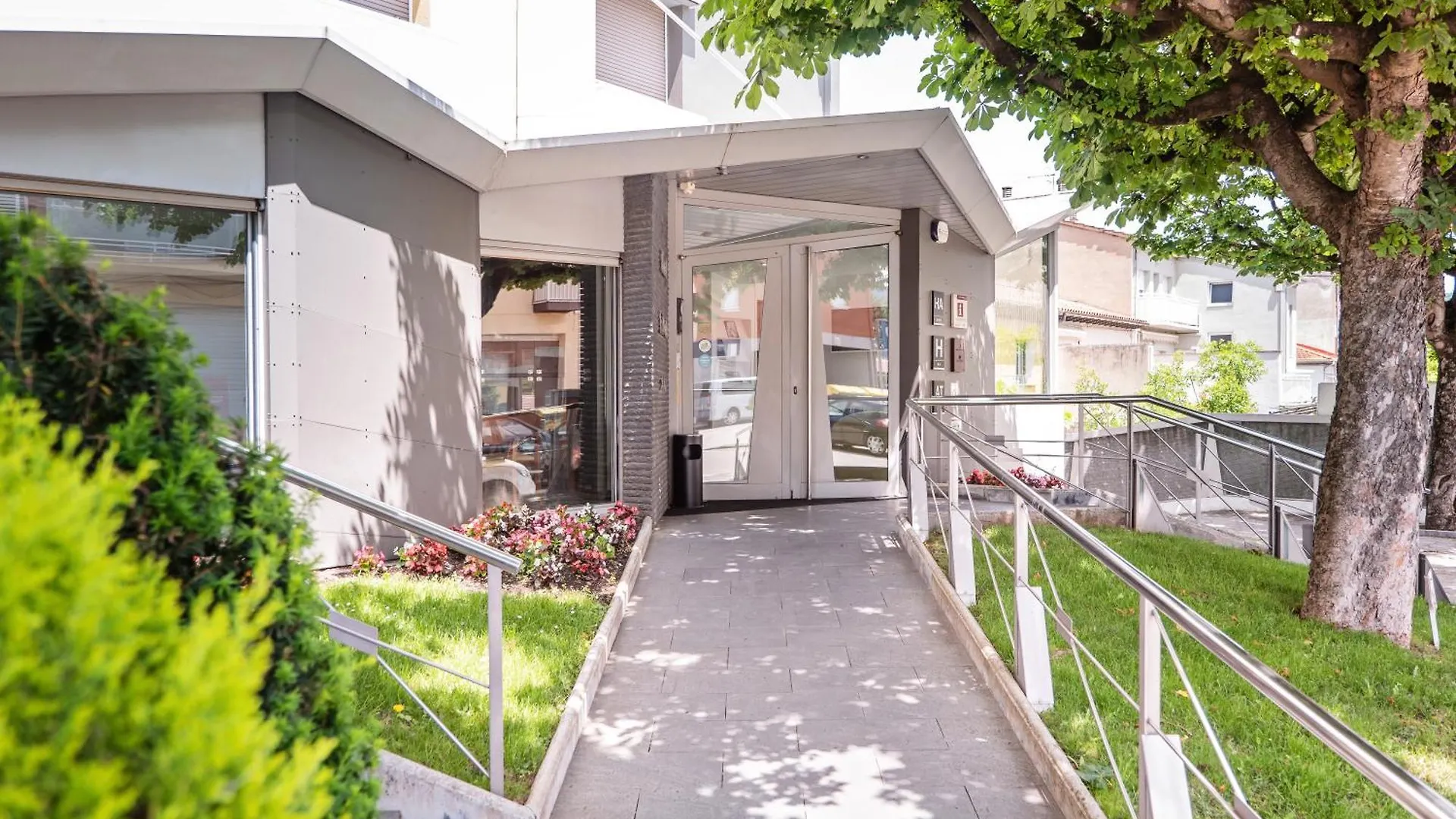 Hotel La Perla D'Olot Olot