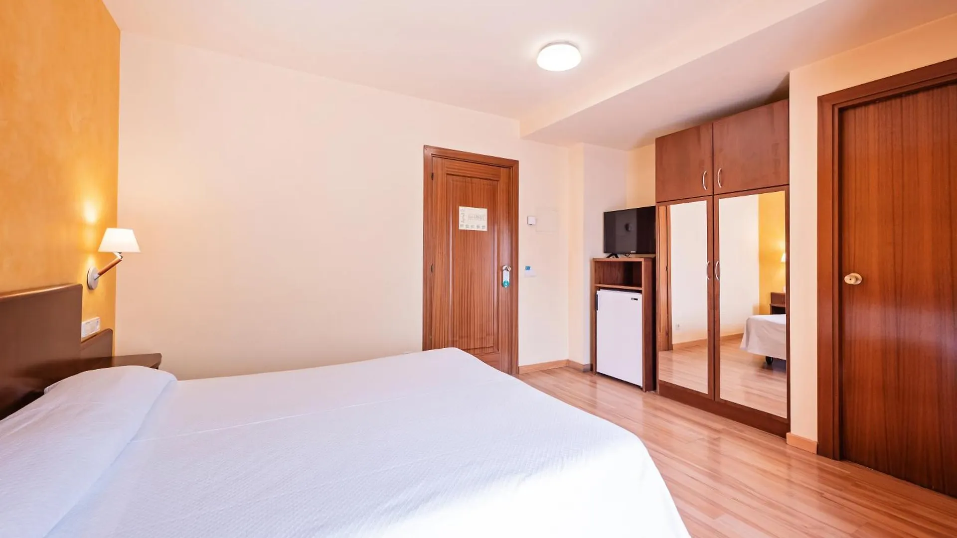 Hotel La Perla D'Olot Olot