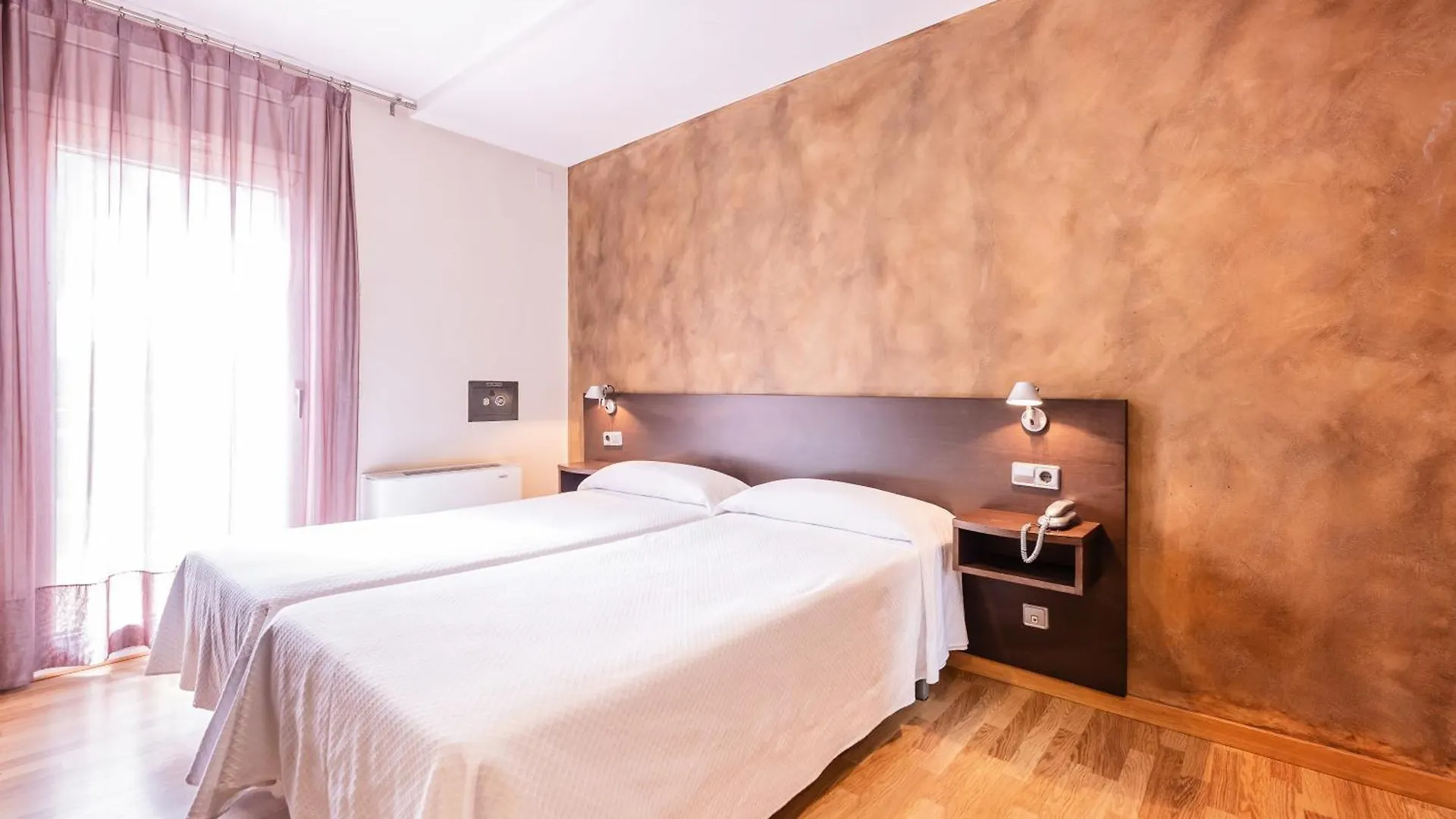 Hotel La Perla D'Olot 3*, Olot Spain