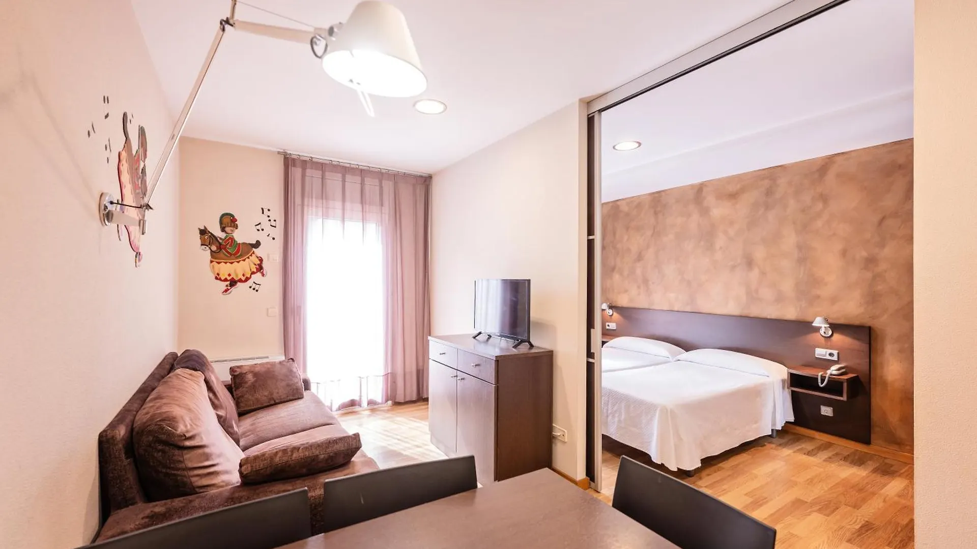 Hotel La Perla D'Olot 3*, Olot