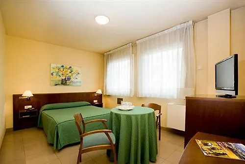 Hotel La Perla D'Olot 3*, Olot